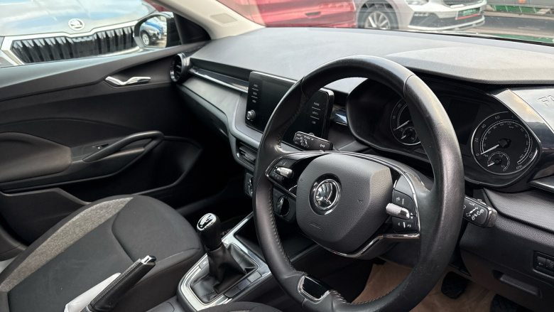 Skoda Fabia 1.0 MPI 80 SE Comfort 5dr Petrol Hatchback